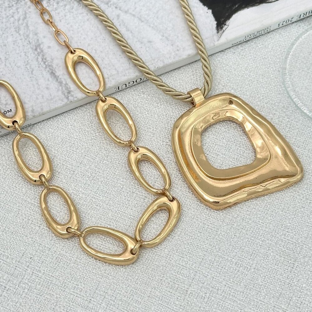 Modern Geometric Hollow Square Pendant Necklace for Women Gold C Fashion Jewelry - Picture 6 of 7